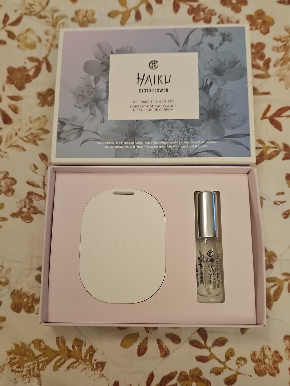 Avon Haiku Kyoto Flower Diffuser Gift Set .